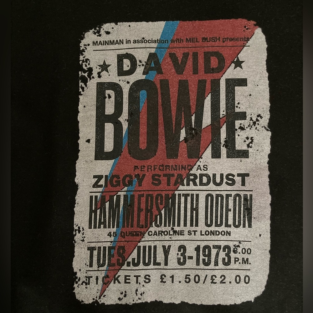 ✨ 5/$15 David Bowie Graphic Pullover - Picture 2 of 4